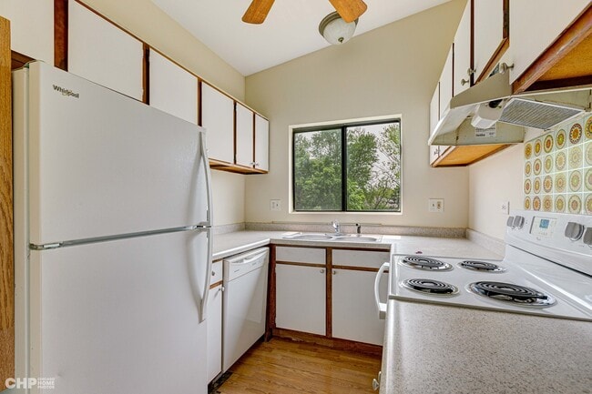 439 Berkshire Dr in Crystal Lake, IL - Building Photo - Building Photo