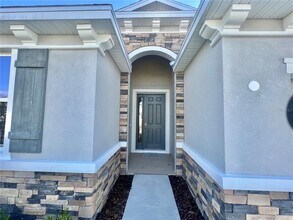 32303 Rosepine Blvd in Wesley Chapel, FL - Foto de edificio - Building Photo