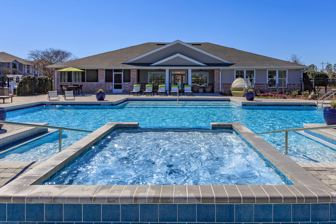 Arbor Trace Apartment Homes in Lynn Haven, FL - Building Photo