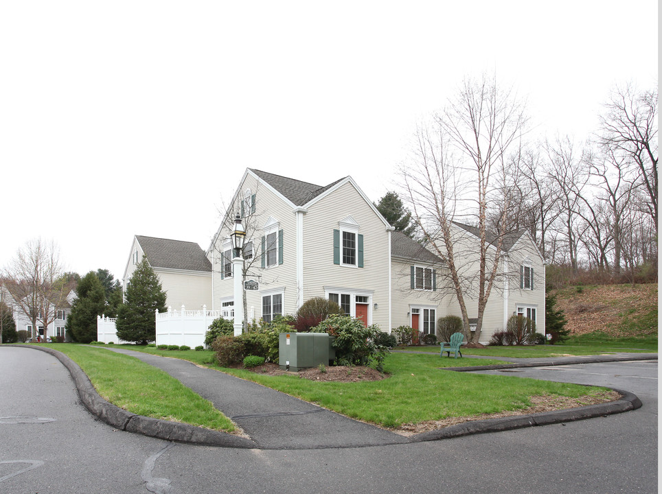 Old Farms Crossing in Avon, CT - Building Photo