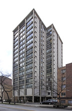 Sheridan Shores in Chicago, IL - Building Photo - Building Photo