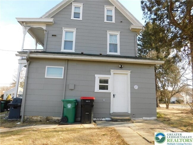 300 S 9th St in Lehighton, PA - Foto de edificio - Building Photo