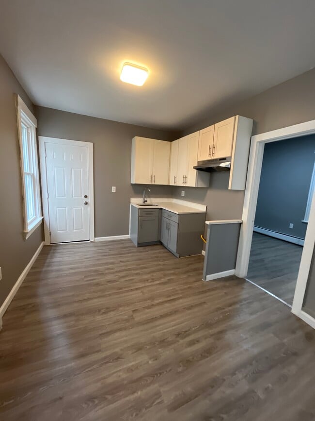 169 Claremont Ave, Unit 1