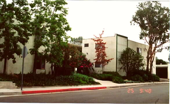 760 S Marengo Ave in Pasadena, CA - Foto de edificio - Building Photo