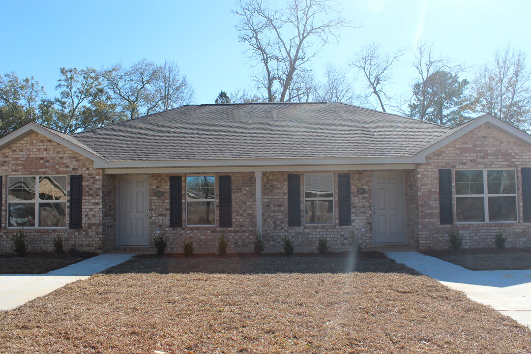 1401 S Bay St in Foley, AL - Building Photo