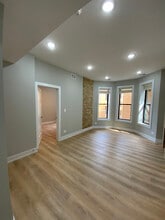 440 W Belden Ave, Unit #434-02 in Chicago, IL - Foto de edificio - Building Photo