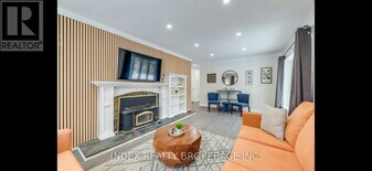 22 Sora Dr in Mississauga, ON - Building Photo