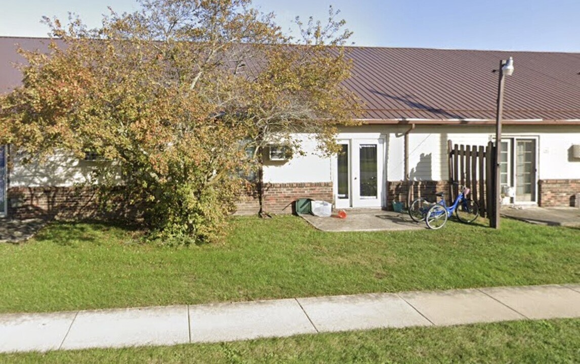 700 W Main St in Redkey, IN - Building Photo