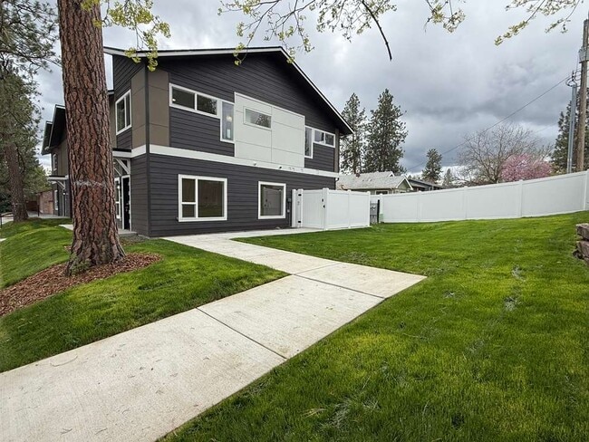 3925 E 32nd Ave in Spokane, WA - Foto de edificio - Building Photo