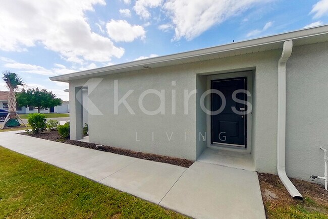 18312 Gibraltar Ln in Lehigh Acres, FL - Foto de edificio - Building Photo