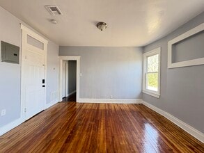 99 Columbia Ave, Unit 3 in Newark, NJ - Foto de edificio - Building Photo