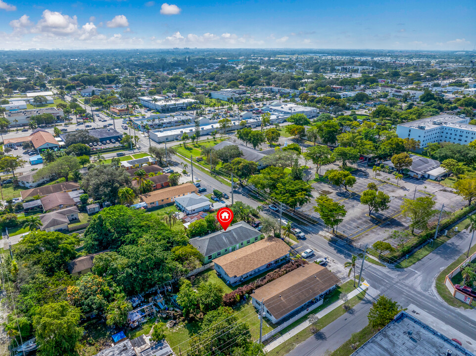 128 NW 6th Ave in Hallandale Beach, FL - Building Photo