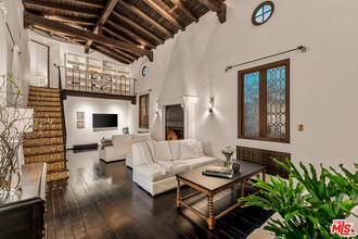 1471 Havenhurst Dr in West Hollywood, CA - Building Photo - Building Photo