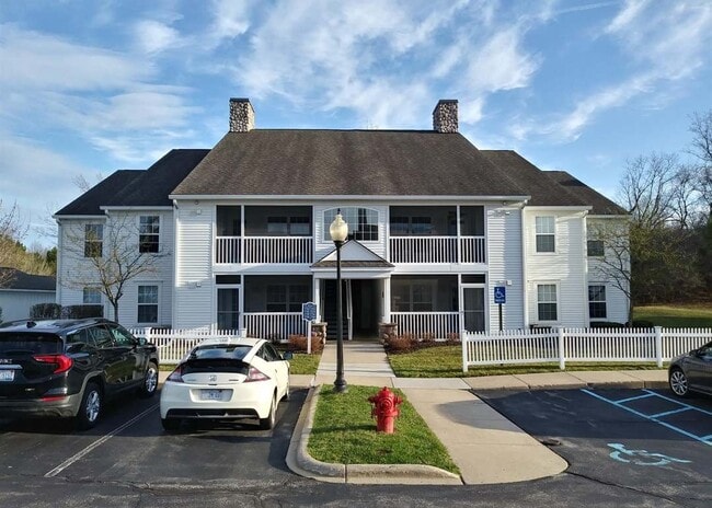 property at 2768 S Knightsbridge Cir