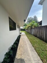 1610 NE 17th Ave in Fort Lauderdale, FL - Foto de edificio - Building Photo