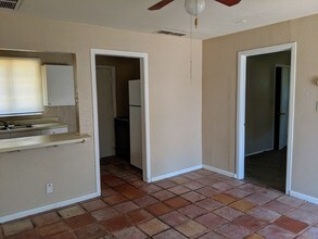 1011 E Minnezona Ave-Unit -B in Phoenix, AZ - Building Photo - Building Photo