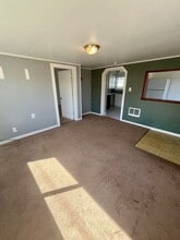919 W Heron St in Aberdeen, WA - Foto de edificio - Building Photo