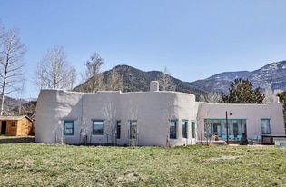 68 Martinez Rd in Arroyo Seco, NM - Building Photo