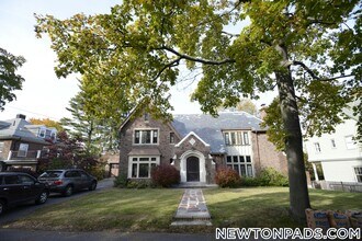 17 Chestnut Hill Terrace in Newton, MA - Building Photo - Building Photo