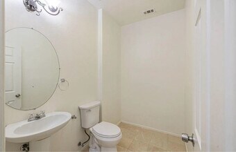 43839 58th St W in Lancaster, CA - Building Photo - Building Photo
