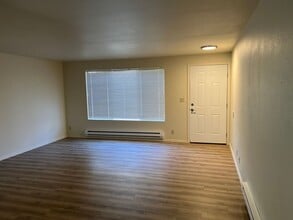 610 S Iron St in Centralia, WA - Building Photo - Building Photo