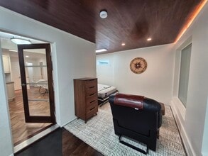 2845 Acacia Dr in Victoria, BC - Building Photo - Building Photo