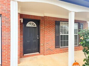 945 Sweet Mill Ln in Lawrenceville, GA - Building Photo - Building Photo