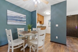 Arbor Lakes at Middleton in Middleton, WI - Foto de edificio - Building Photo