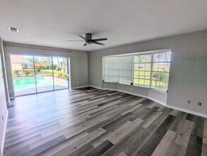 1009 Kings Ct in Venice, FL - Building Photo - Building Photo