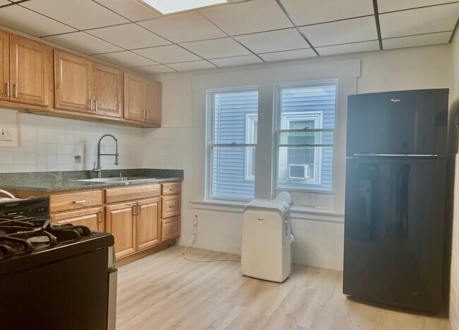 5 Magnus Ave, Unit 3T