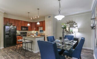 1450 E League City Pkwy in League City, TX - Building Photo