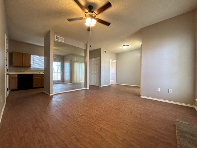 5102 80th St in Lubbock, TX - Foto de edificio - Building Photo