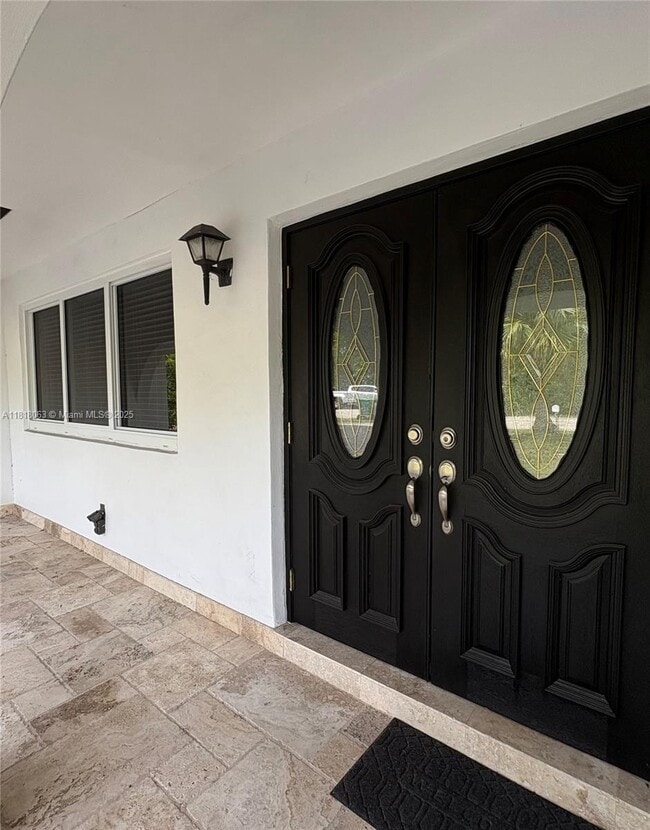 2430 SW 99th Ave in Miami, FL - Building Photo - Building Photo