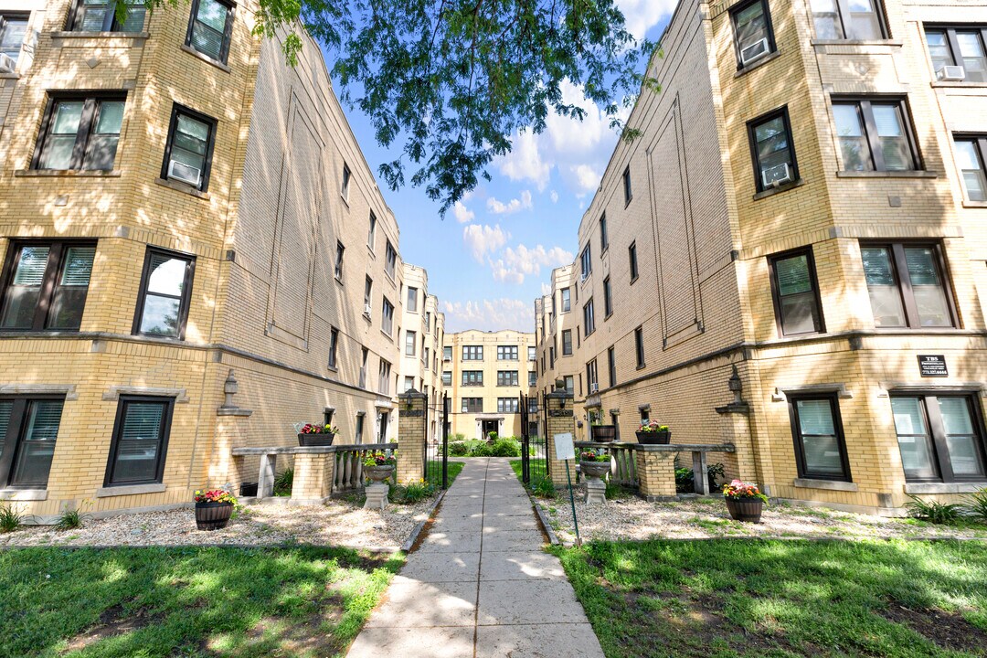 3815 N Greenview Ave in Chicago, IL - Building Photo
