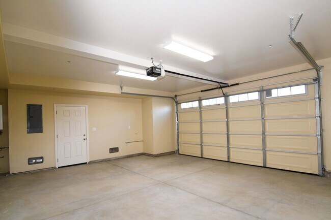 571 Moss St in Chula Vista, CA - Building Photo - Building Photo