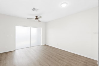 10914 Savannah Wood Ct, Unit 3-410 in Orlando, FL - Building Photo - Building Photo