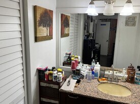 20210 NE 3rd Ct in Miami, FL - Building Photo
