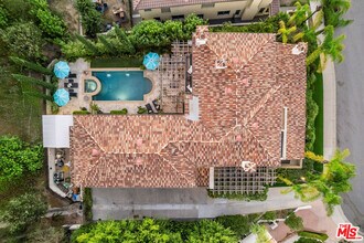 24908 Bella Vista Dr in Calabasas, CA - Building Photo - Building Photo