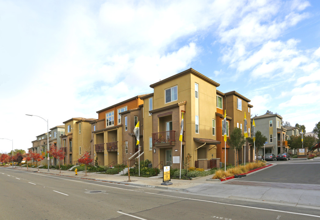 Centered on Capitol in San Jose, CA - Building Photo