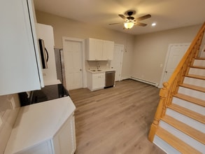 120 Plainview Rd in Woodbury, NY - Building Photo - Building Photo