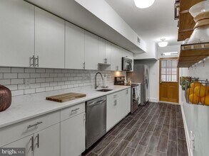 1412 A St SE, Unit Lincoln Park-Capitol Hill in Washington, DC - Building Photo - Building Photo