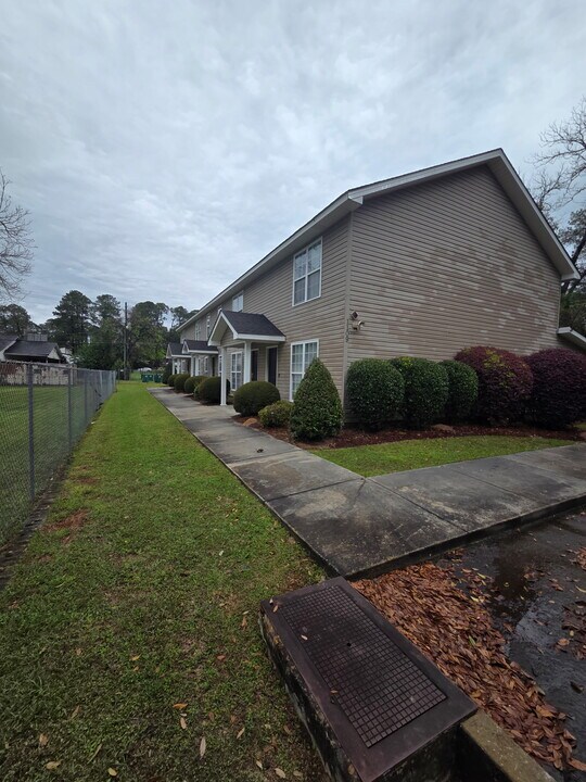 1109 E 4th Ave, Unit D in Albany, GA - Building Photo