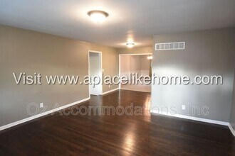 9539 Kessler St in Overland Park, KS - Building Photo - Building Photo