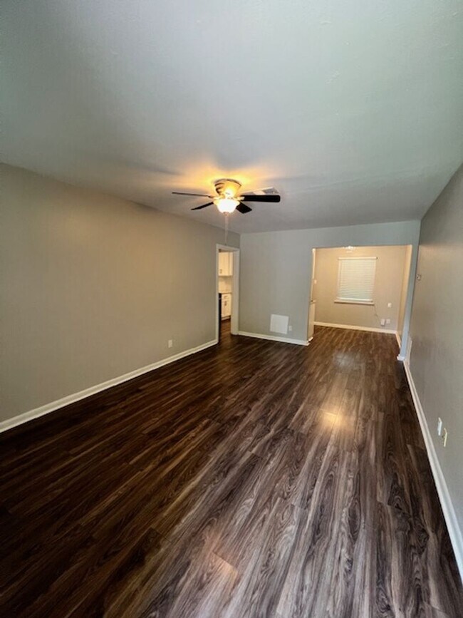 6302 Chesterfield Ave in Austin, TX - Building Photo - Building Photo