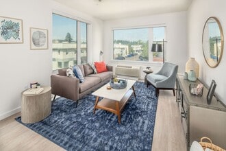 Axletree Apartments in Milwaukie, OR - Foto de edificio - Building Photo