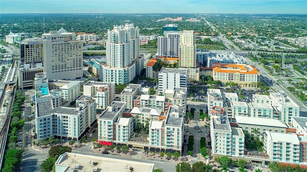 7275 SW 90th Way, Unit 504 in Miami, FL - Building Photo