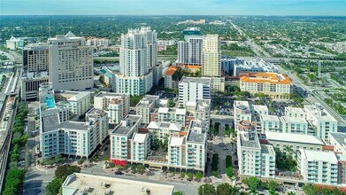 7275 SW 90th Way, Unit G409 in Miami, FL - Building Photo - Building Photo