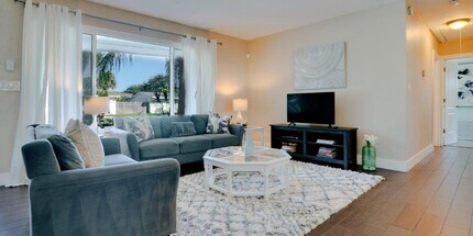 229 SE 7th Ave in Deerfield Beach, FL - Building Photo - Building Photo