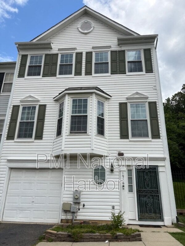 property at 1916 Mississippi Ave SE