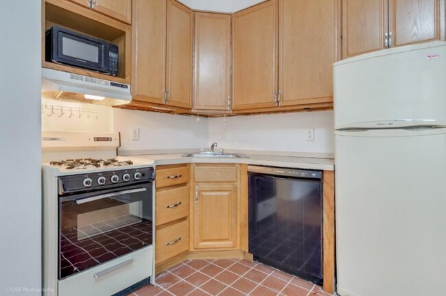 43-10 44th St in Queens, NY - Building Photo - Building Photo